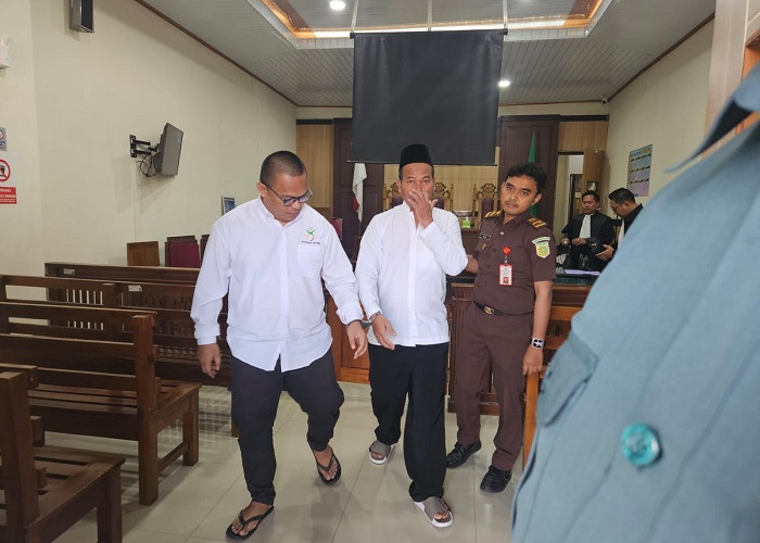 Timbun 17 Ribu Liter Solar Subsidi, Dua Terdakwa Divonis 1 Tahun Penjara di PN Gresik