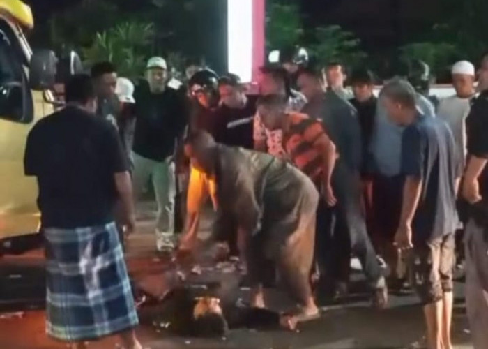 Gagal Mendahului di Tikungan Berujung Maut, Penumpang Scoopy Tewas Dihantam Truk