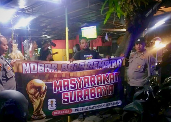 Patroli Jagongan Polsek Gayungan Amankan Nobar Piala Dunia 2026