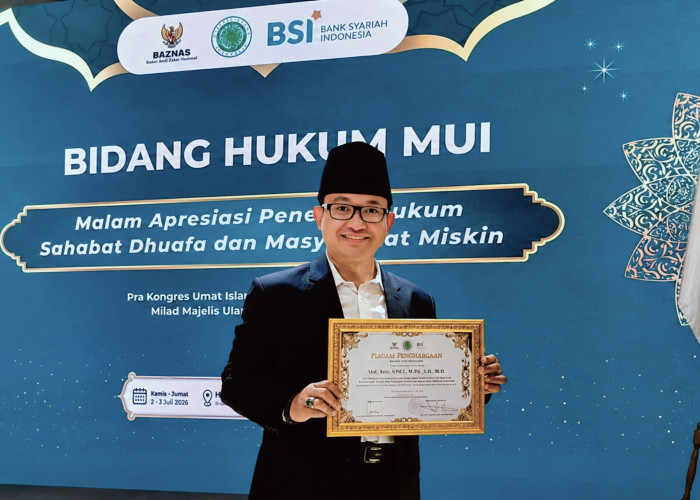 MUI Pusat Anugerahkan Penghargaan pada Ketum GMPK atas Komitmen Bantuan Hukum Probono bagi Masyarakat Miskin