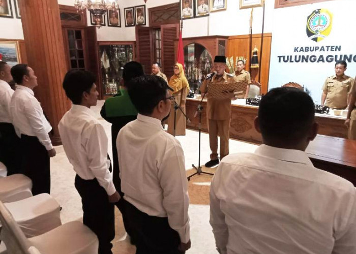 Lantik 27 Pejabat Fungsional, Bupati Gatut Sunu Ingatkan Jangan Sekadar Absen