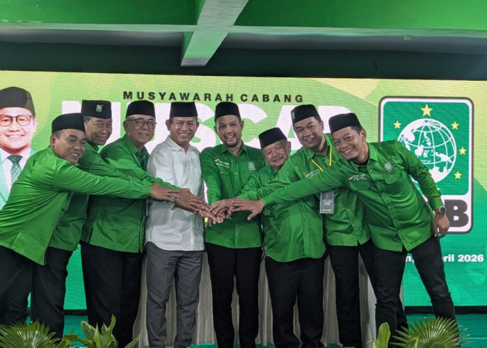 Mbah Tarom Pensiun, Sang Adik Masuk Bursa: Sinyal Takhta PKB Madiun Tak Berpindah?