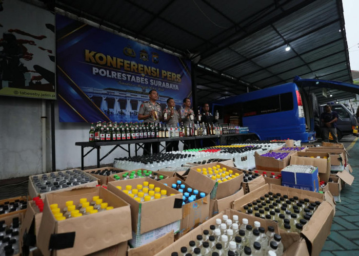 Polrestabes Surabaya Sita 5.385 Botol Miras Ilegal, Penjual Terancam Denda Rp 50 Juta