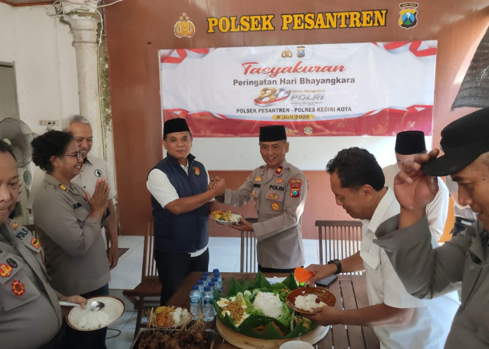 Tasyakuran Hari Bhayangkara ke-80 di Polsek Pesantren, Kapolsek Tekankan Makna Pengabdian dan Kebersamaan