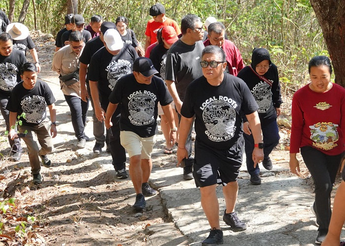 Sekjen DPP PDIP Hasto Kristiyanto Dorong Konservasi Mangrove Clungup Malang Berdampak Ekonomi bagi Warga