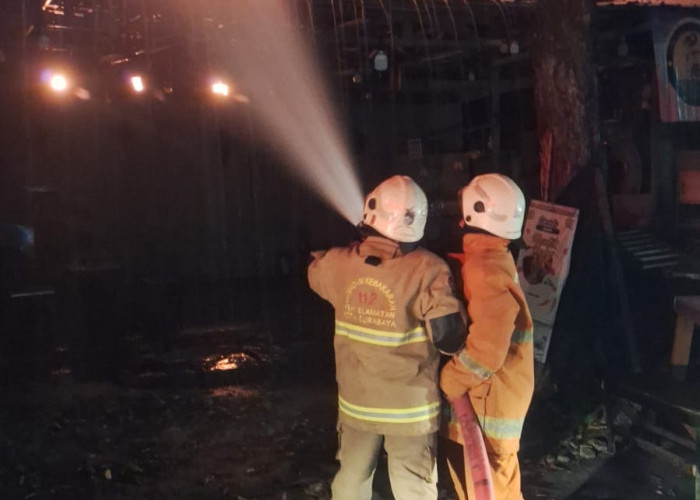 Gudang Mebel Menur Pumpungan Ludes Terbakar