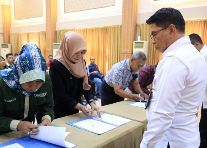 Kemenkumham Jatim Gelar Penandatanganan Kontrak Addendum dengan 34 OBH Terakreditasi