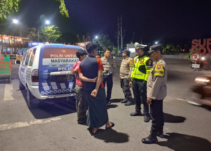 Antisipasi Banjir Rob, Polres Pelabuhan Tanjung Perak Gencarkan Sosialisasi dan Imbauan di Kawasan Pesisir