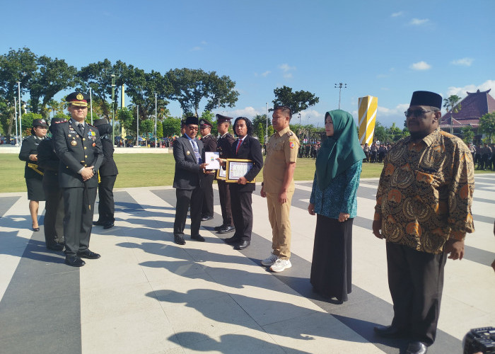 Wujud Sinergi Polri dan Pemkab Jember, Beri Penghargaan Tokoh Berprestasi di HUT Ke-79 Bhayangkara