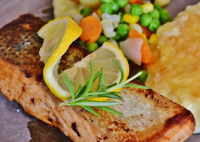 Resep Masakan Ikan Salmon Panggang dengan Bumbu Lemon yang Segar