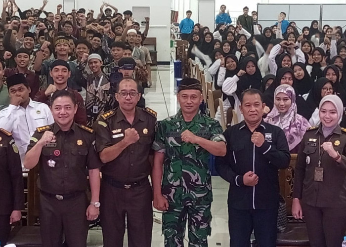 Kejari Kota Kediri Beri Penyuluhan Hukum Santri dan Pengasuh Ponpes Wali Barokah