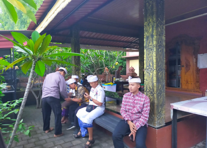 Pura Kertha Bumi Bhayangkara Sidoarjo Gelar Ibadah Bulan Purnama