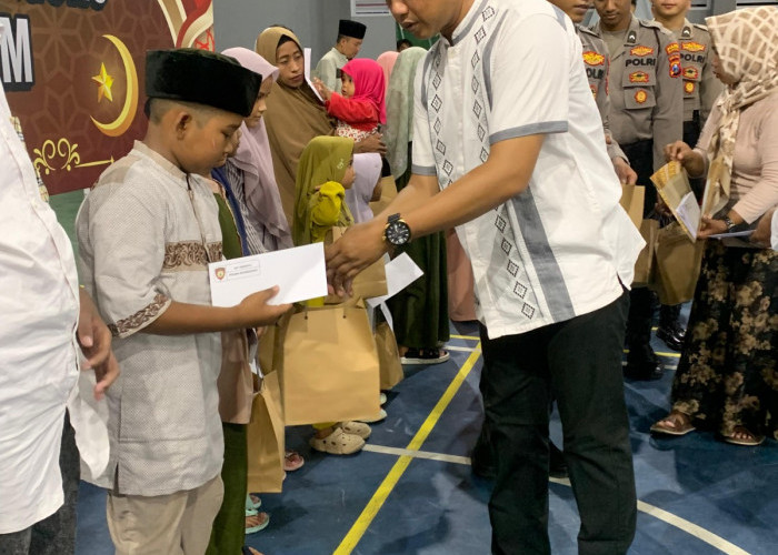 Berkah Ramadan, Sat Sabhara Bagi-bagi Takjil dan Santunan Anak Yatim