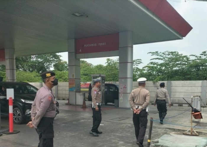 Jamin Kamtibmas Kondusif, Polsek Lakarsantri Pantau Stok BBM dan Antisipasi Kriminalitas di SPBU