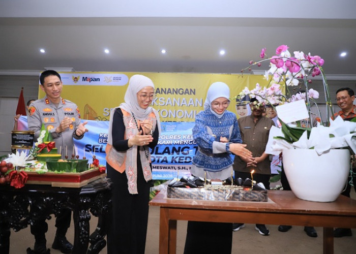 Polres Kediri Kota Beri Kejutan Ulang Tahun untuk Wali Kota Vinanda Prameswati