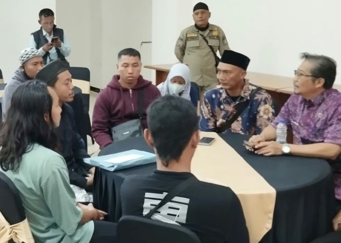 Warga Rejoso Kidul Desak Bupati Pasuruan Berhentikan Sementara Kades Terduga Asusila