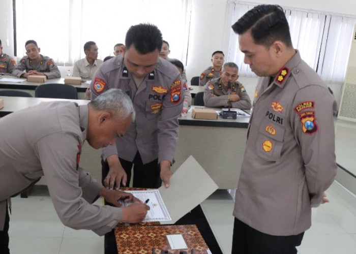 Perkuat Transparansi Anggaran, Kapolres Nganjuk Pimpin Penandatanganan Pakta Integritas Pengelola Keuangan