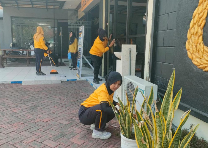 Jelang Hari Jadi Ke-78, Polwan Polresta Sidoarjo Serentak Kerja Bakti Bersihkan Lingkungan