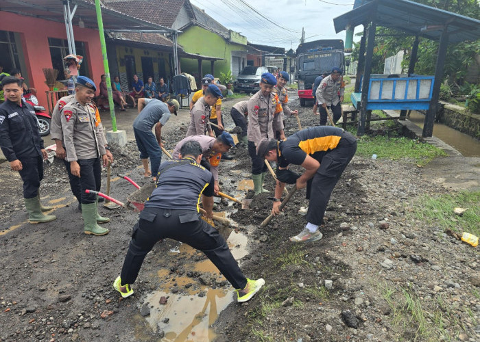 Polresta Banyuwangi Bareng Stakeholder Turun Langsung Tangani  Banjir