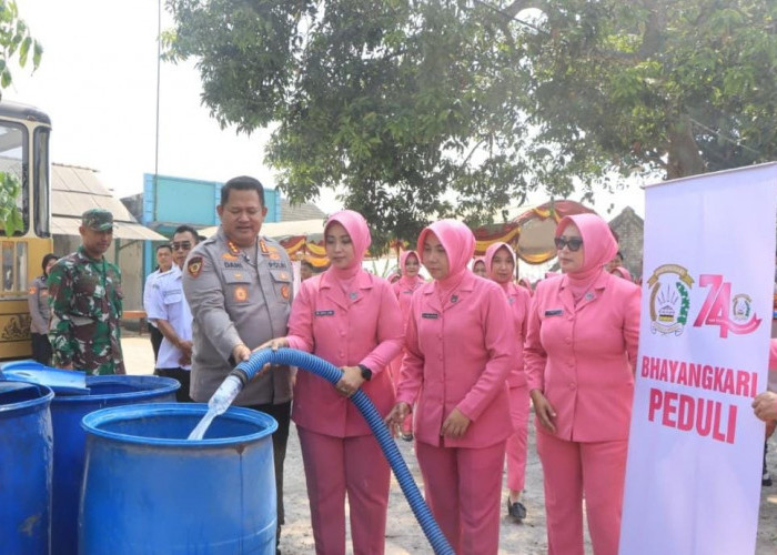 Polresta Tuban Salurkan 88 Ribu Liter Air Bersih untuk Warga Terdampak Kekeringan