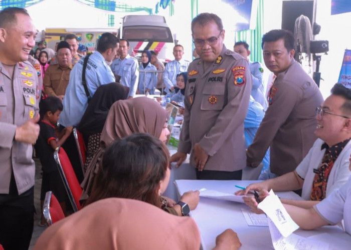 RS Bhayangkara Jombang Dipadati Warga, Ribuan Orang Dapat Layanan Kesehatan Gratis di Hari Bhayangkara Ke-80