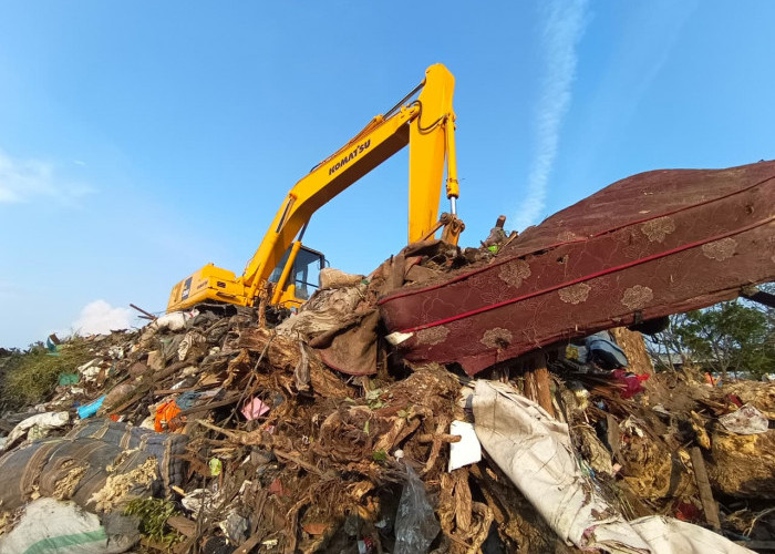 Cegah Sampah Kiriman, Wali Kota Eri Minta Warga Jaga TPS dari Oknum Luar Surabaya