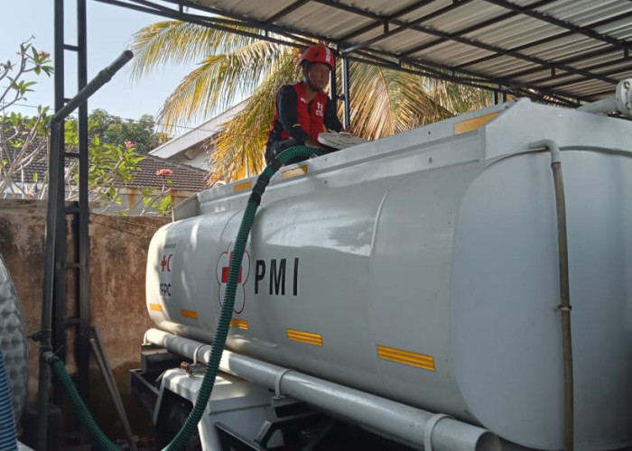 Rintihan Warga Kekeringan Terobati, PMI dan Perumdam Tirta Pandalungan Alirkan Kehidupan di Jember