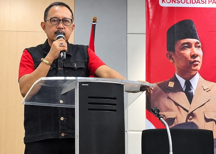 Armuji Ancam Pecat Kader PDIP Main Proyek dan Pungli di Surabaya
