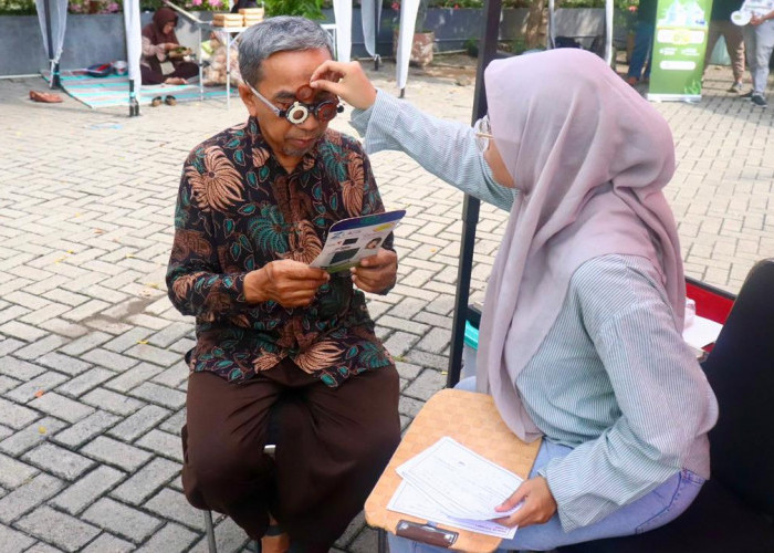 Dafam Pacific Caesar Surabaya Gandeng AWS Gelar Cek Mata Gratis