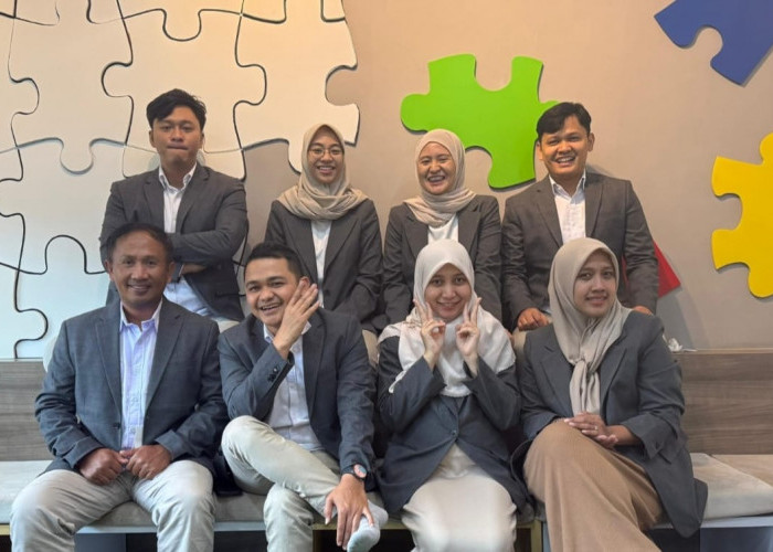 Humas UMM Kembali Jadi Humas Kampus Terbaik se-Jatim