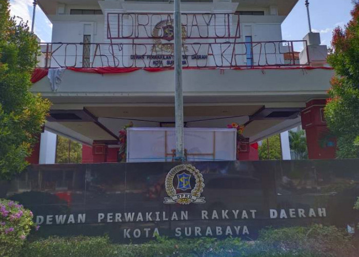 Pasca Kericuhan Grahadi, Gedung DPRD Surabaya Lengang, Anggota Dewan Kerja dari Rumah