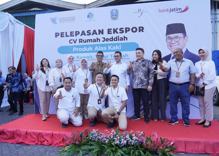Nasabah Binaan Bank Jatim Sukses Ekspor 8 Ribu Pasang Alas Kaki ke Kuwait