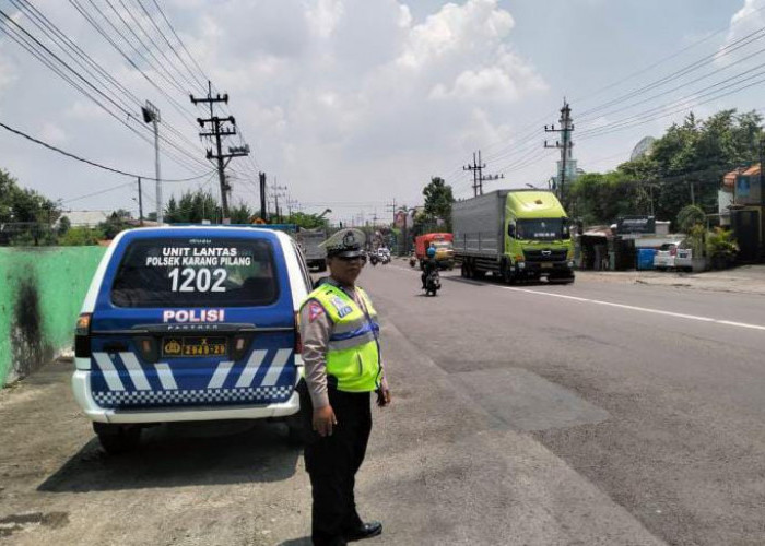 Cegah Kejahatan Jalanan, Piket Lantas Polsek Karangpilang Patroli Strong Point