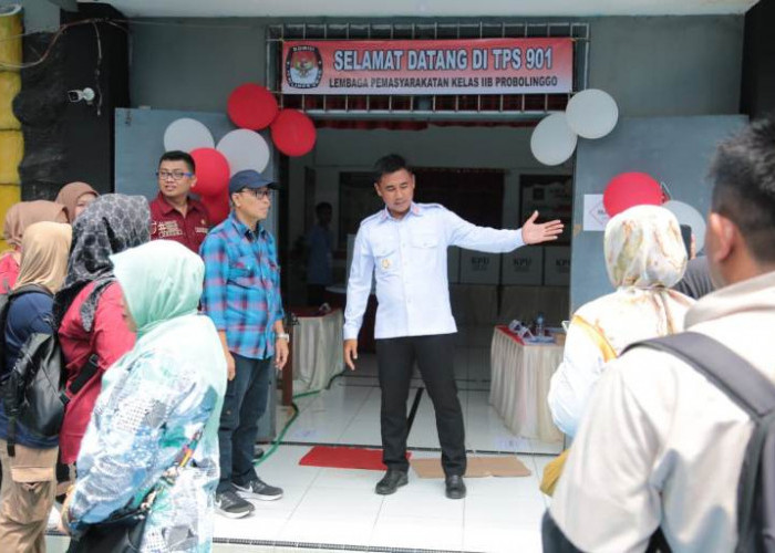 Pj Wali Kota Probolinggo dan Kapolres Keliling TPS, Pastikan Pilkada 2024 Aman 