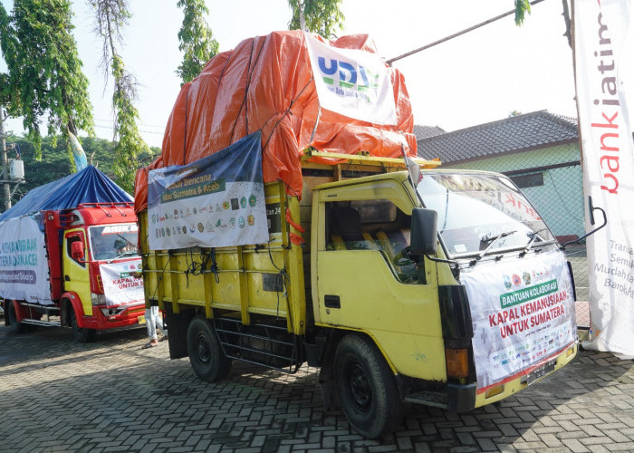 Sinergi Kemenag Jatim, FOZ dan Pemprov Lepas Bantuan Kapal Kemanusiaan 103 Ton untuk Korban Banjir Sumatera
