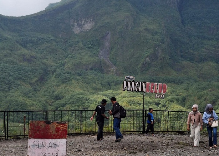 Gunung Kelud Kediri Dipastikan Aman untuk Wisatawan Kendati Erupsi Marak di Sejumlah Daerah