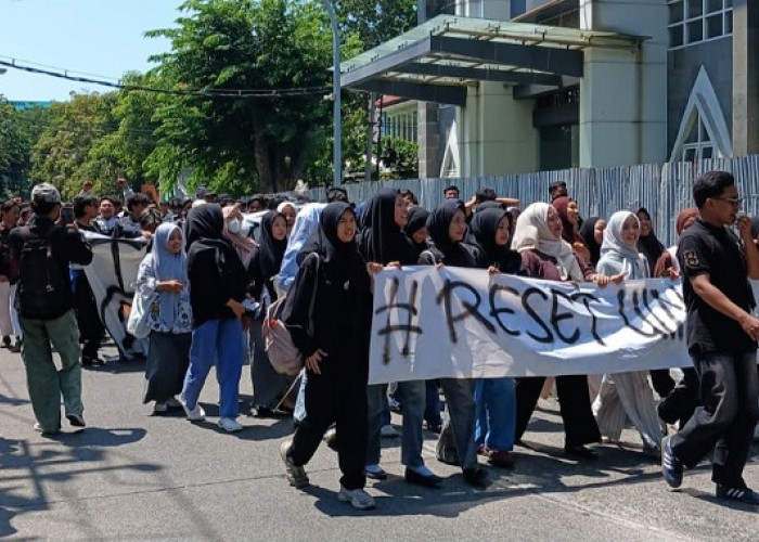 Mahasiswa Kepung Rektorat UINSA Surabaya, Kampus Akui Tak Berwenang Putuskan Tuntutan