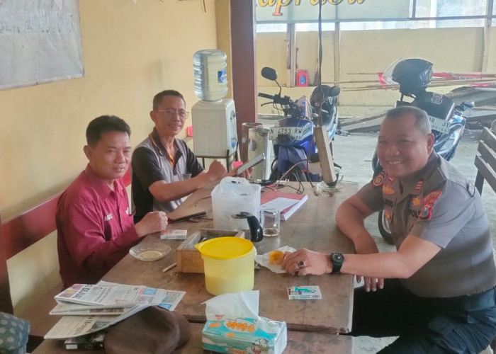 Jalin Silaturahmi, Kapolsek Ranuyoso Ngopi Bareng Kabiro Memorandum Lumajang