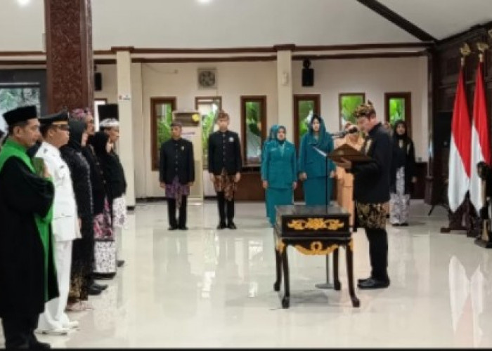 Bupati Lamongan Lantik Administrator dan Pengawas, Tekankan Sinergi Kejar 15 Program Prioritas