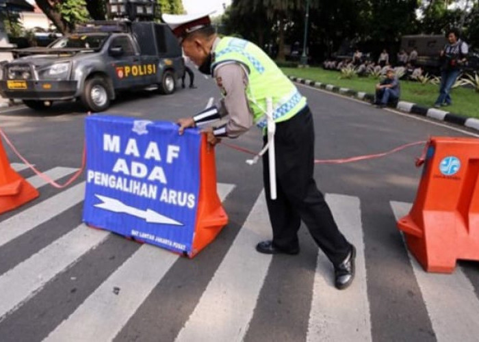 Mahasiswa Demo di Grahadi Surabaya, Polisi Siagakan 75 Personel di Jantung Kota
