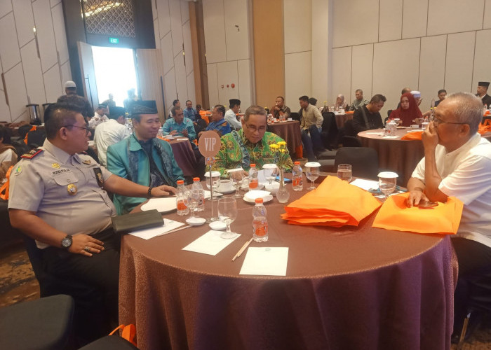 Kebijakan Baru Haji Plus Dibahas Dalam Diskusi Forum Problematika Evaluasi PPIU dan PIHK di Surabaya