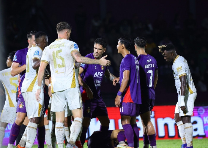 Persik vs Bhayangkara FC Berlangsung Sengit, Keputusan Wasit Tuai Sorotan