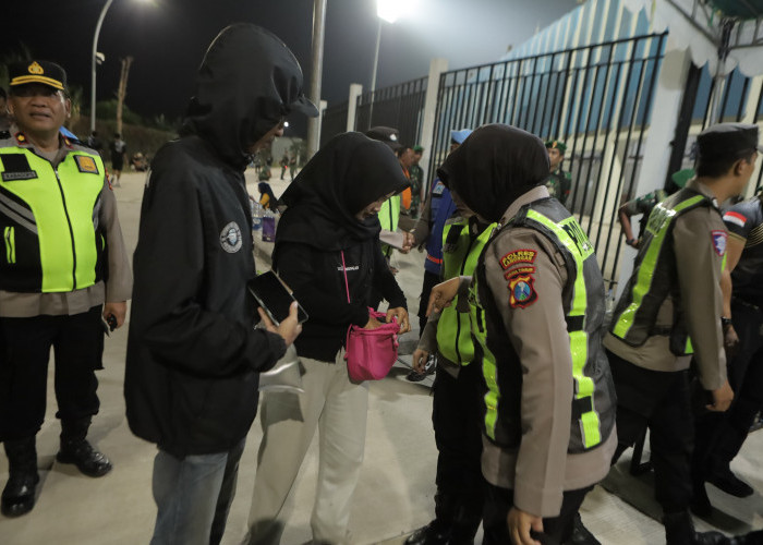 143 Personel Polres Lamongan Amankan Uji Coba Persela vs PSPS di Surajaya