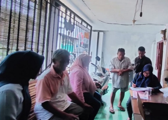 Warga Pacar Keling Protes Bansos dan Rutilahu, Kelurahan Lakukan Verifikasi Lapangan