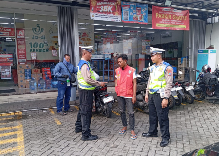 Tekan Angka Kriminalitas 3C, Polsek Sawahan Sambangi Minimarket dan Sosialisasi Layanan 110