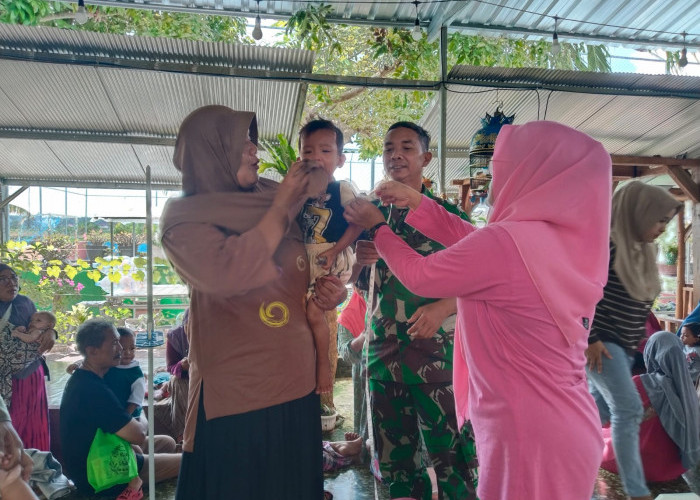 Sinergi Babinsa dan Bidan Kelurahan Tingkatkan Layanan Posyandu di Pamekasan guna Cegah Stunting