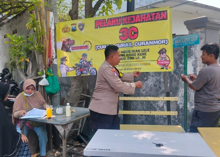 Cegah Kejahatan 3C, Polsek Wiyung Pasang Banner Imbauan di Surabaya