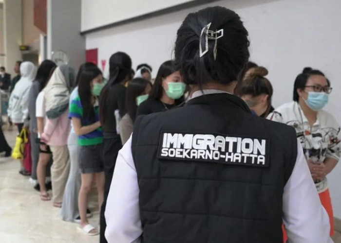 Imigrasi Deportasi 25 WN Vietnam Terkait Penyalahgunaan Izin Tinggal