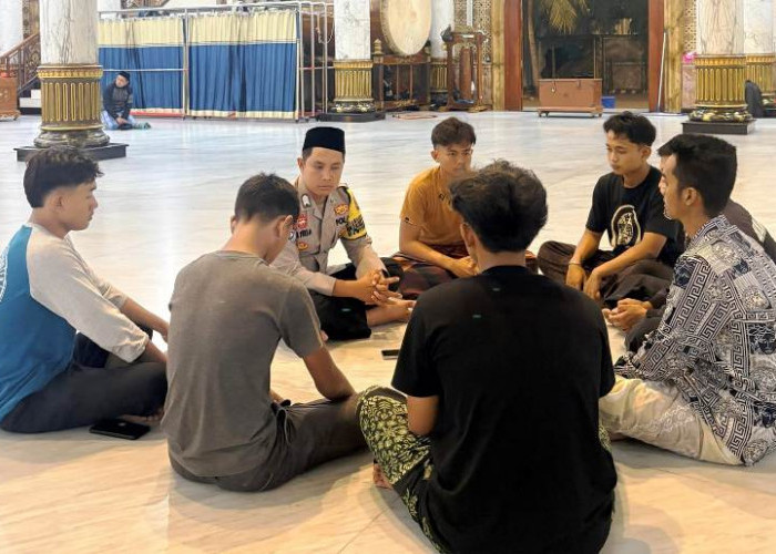 Program 'Belajar Bersama Pak Bhabinkamtibmas' Brigpol Wahyu Bantu Pemuda Desa Wujudkan Impian Masa Depan