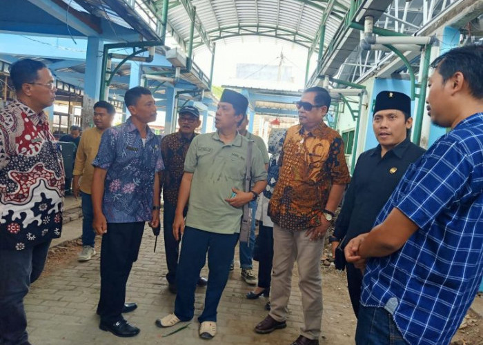 Komisi C DPRD Jombang Tinjau Proyek Rehabilitasi Pasar Ploso, Temukan Progres Masih 33 Persen